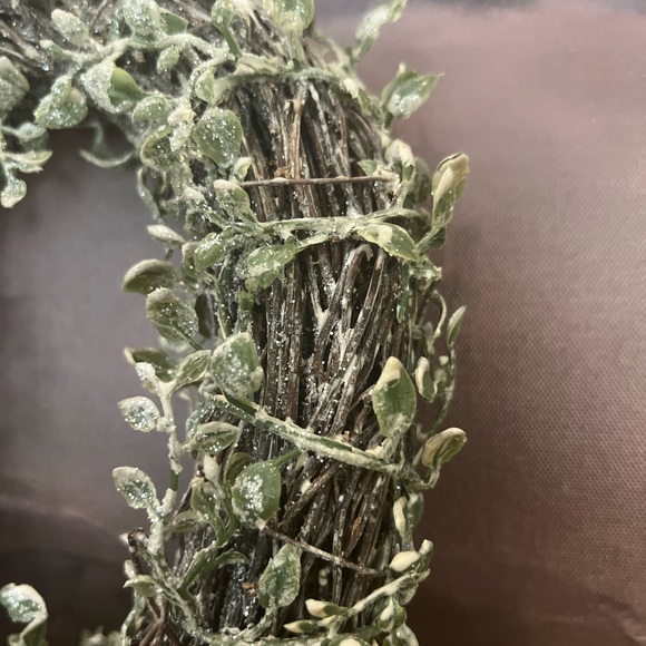 9 Inch Holiday Wreath - Picture 3 of 8